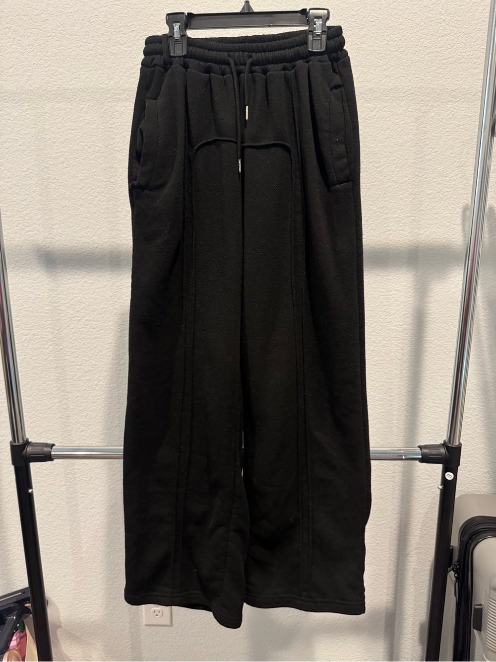 Source Unknown Black Wide-Leg Men’s Sweatpants